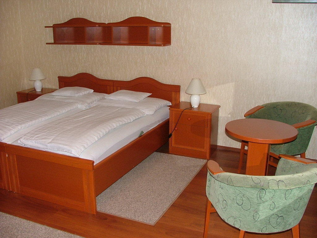 Erdogyongye Etterem Es Panzio Hotel Zalaegerszeg Kamer foto