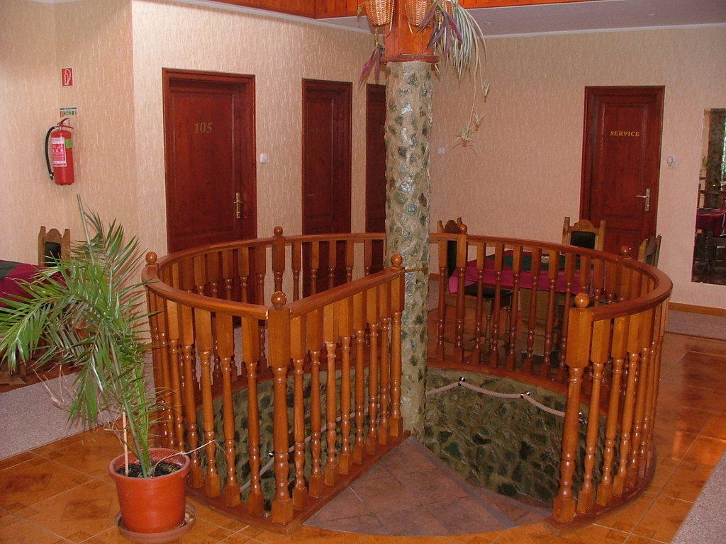 Erdogyongye Etterem Es Panzio Hotel Zalaegerszeg Buitenkant foto