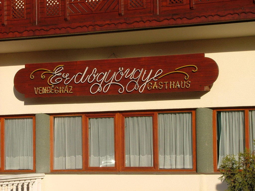 Erdogyongye Etterem Es Panzio Hotel Zalaegerszeg Buitenkant foto
